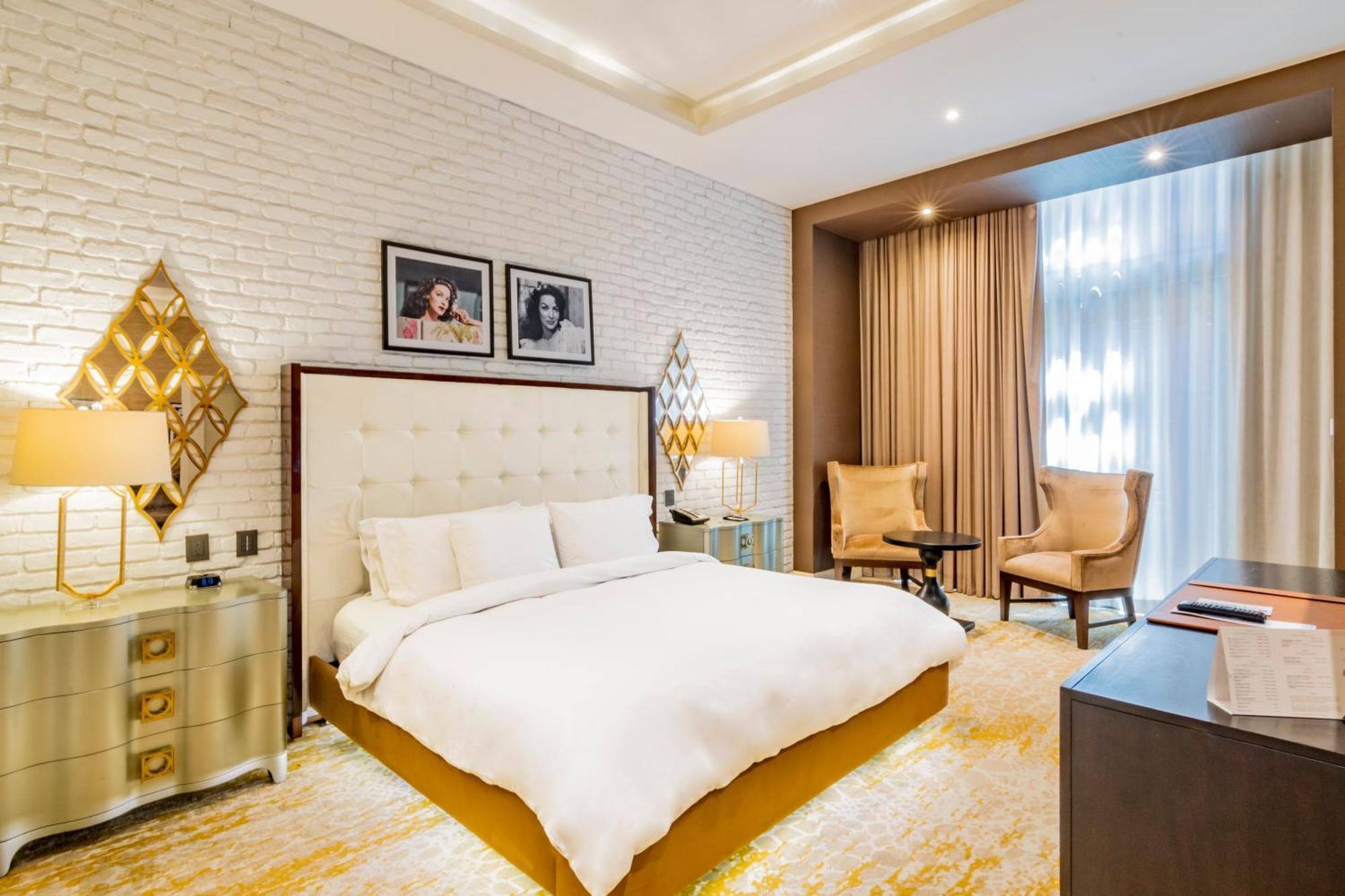 K Tower Boutique Hotel By Lucerna ティファナ エクステリア 写真