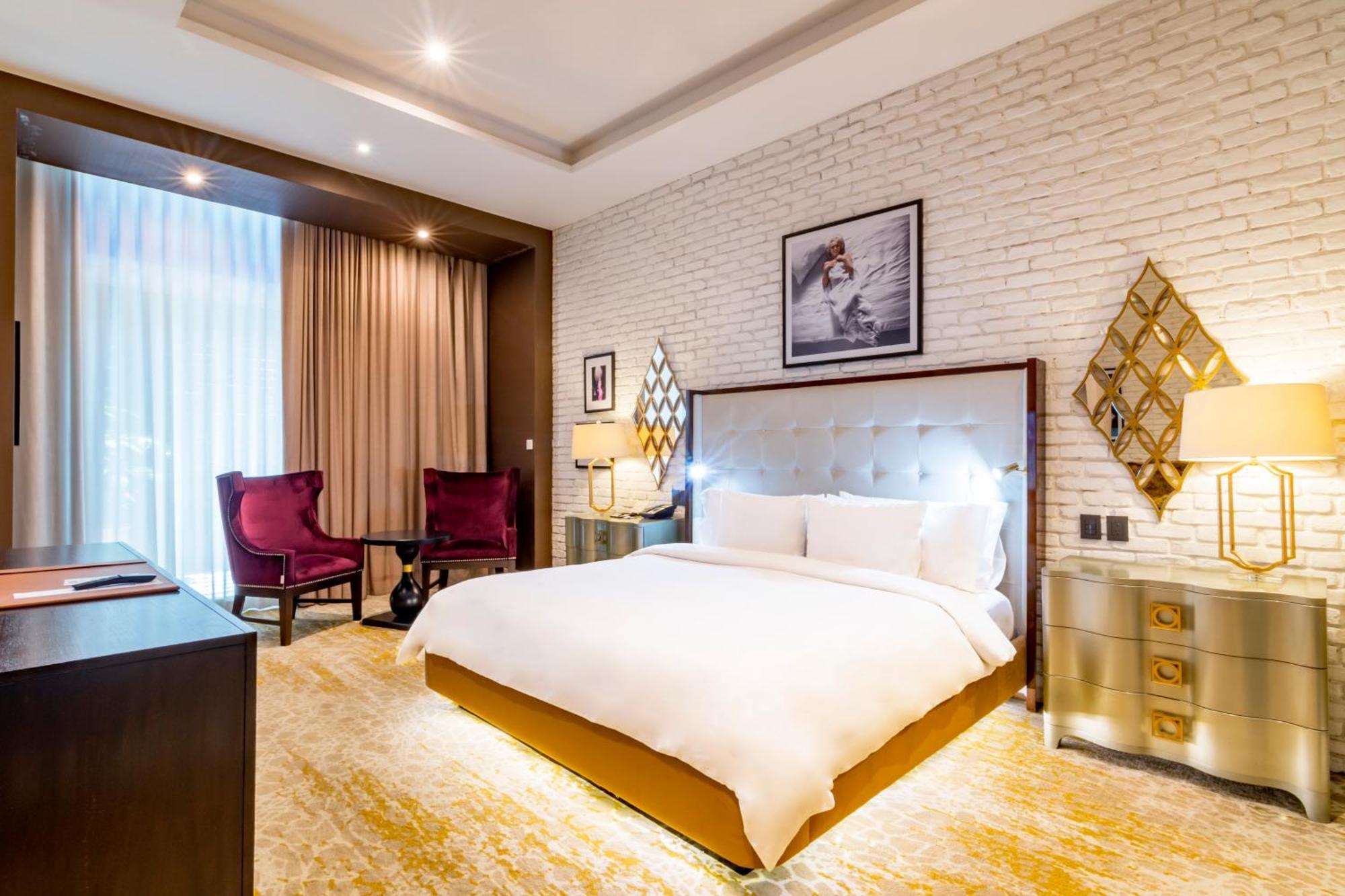 K Tower Boutique Hotel By Lucerna ティファナ エクステリア 写真