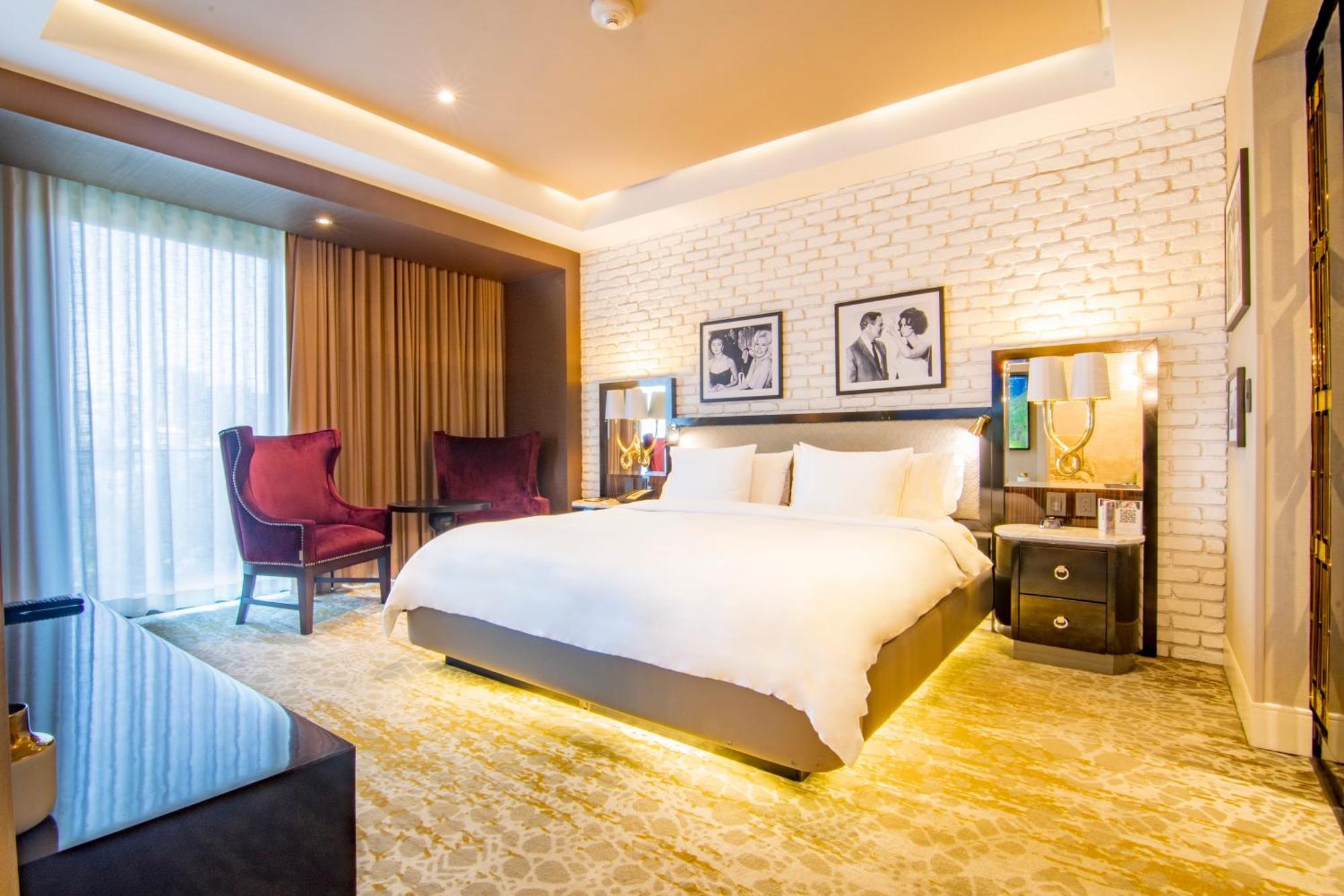 K Tower Boutique Hotel By Lucerna ティファナ エクステリア 写真