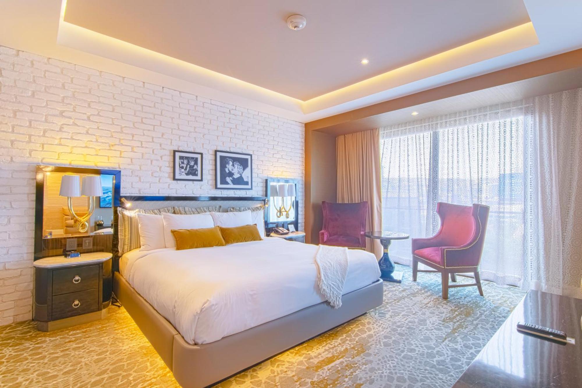 K Tower Boutique Hotel By Lucerna ティファナ エクステリア 写真
