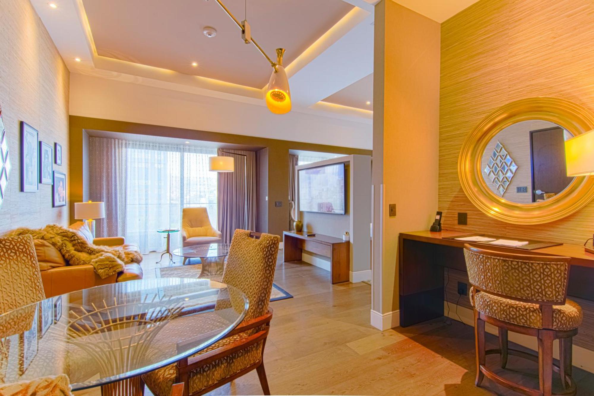 K Tower Boutique Hotel By Lucerna ティファナ エクステリア 写真
