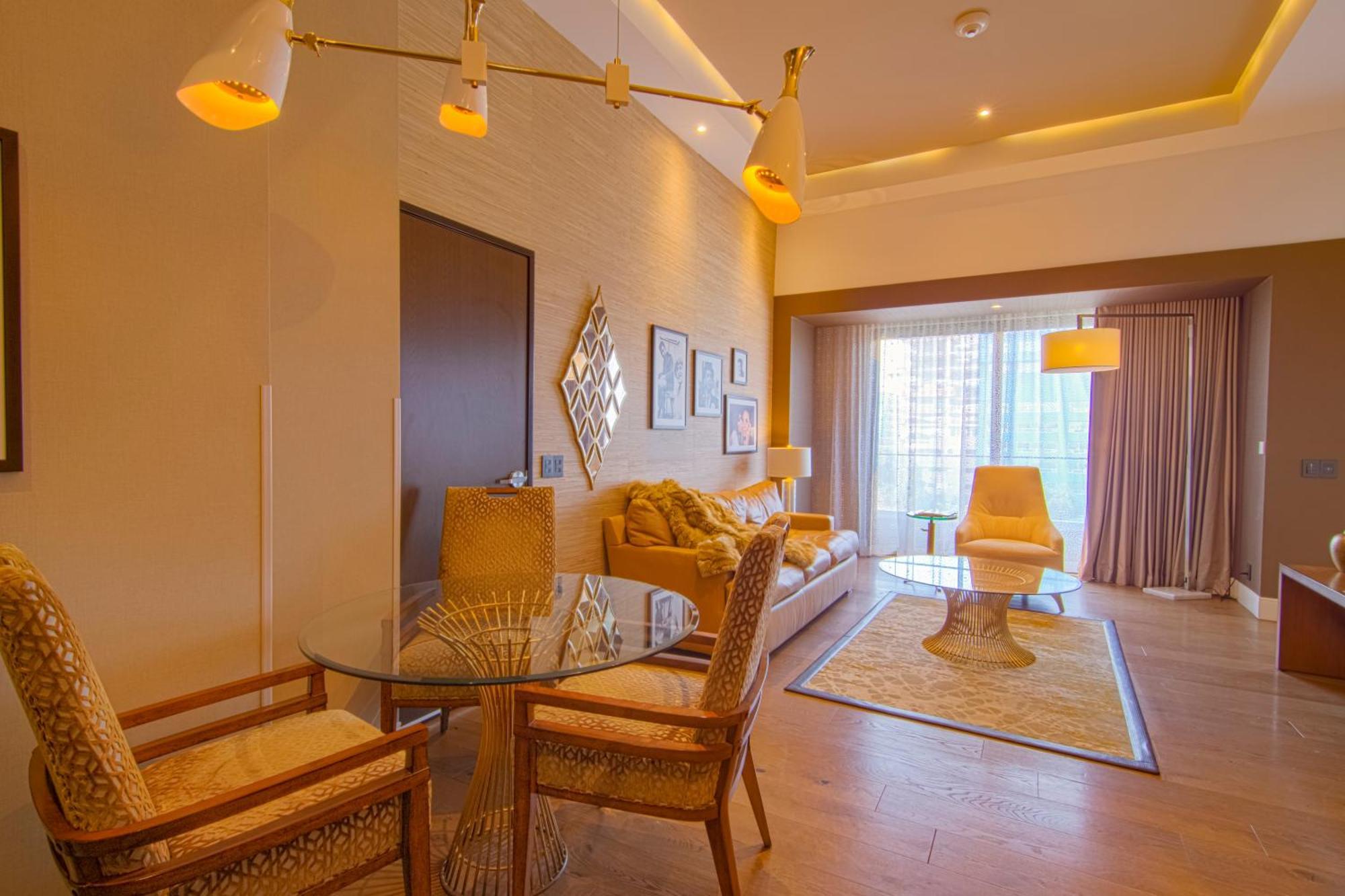 K Tower Boutique Hotel By Lucerna ティファナ エクステリア 写真