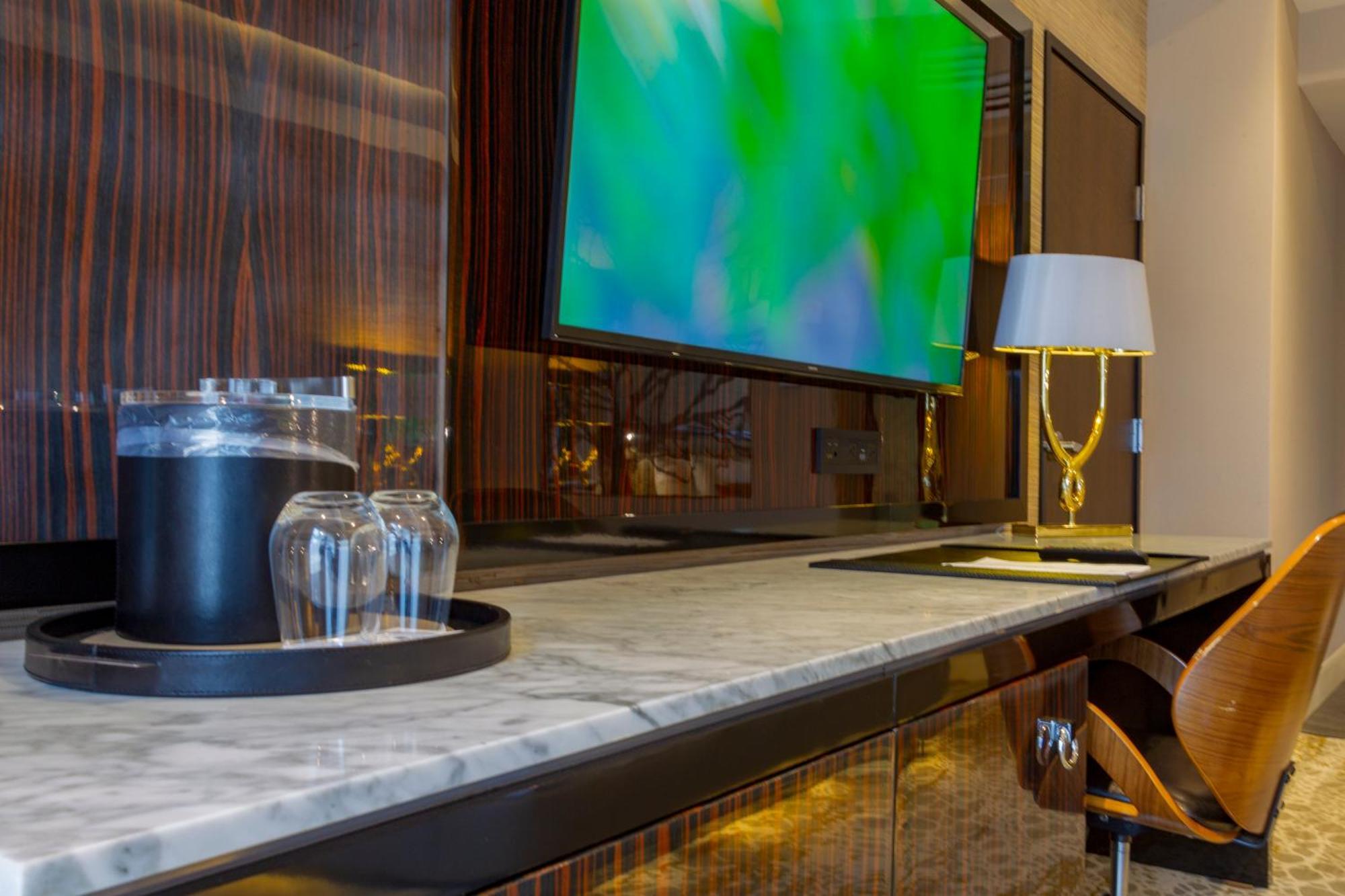 K Tower Boutique Hotel By Lucerna ティファナ エクステリア 写真
