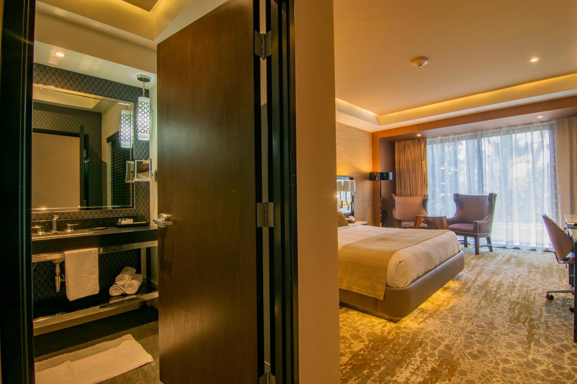 K Tower Boutique Hotel By Lucerna ティファナ エクステリア 写真